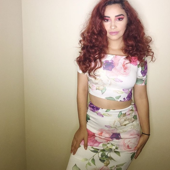 Flower set - Picture 2 of 2